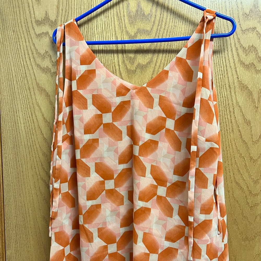 Cabi #5358, Pinwheel Print Sleeveless Blouse